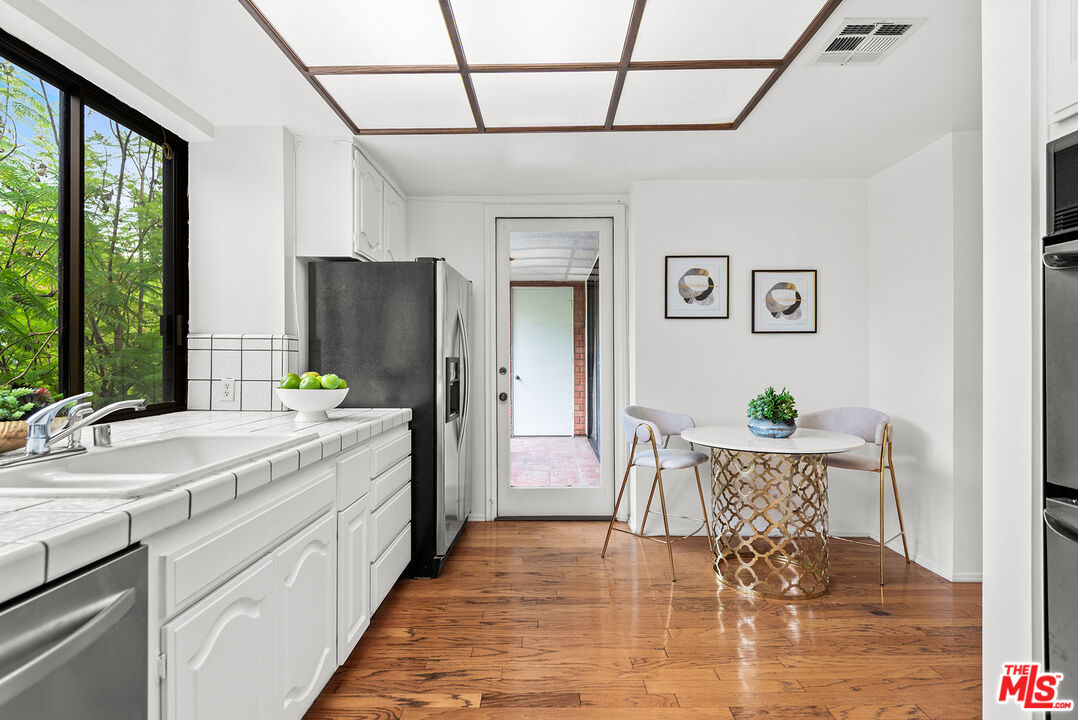 4736 Park Encino Ln Unit: 215