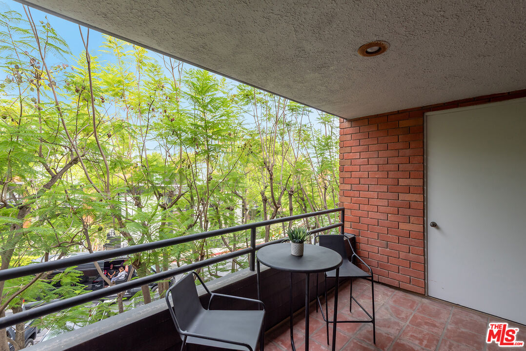 4736 Park Encino Ln Unit: 215