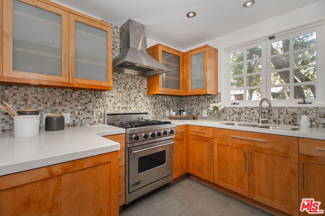 2044 Stanley Hills Dr