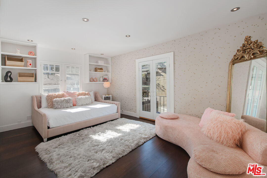 2044 Stanley Hills Dr