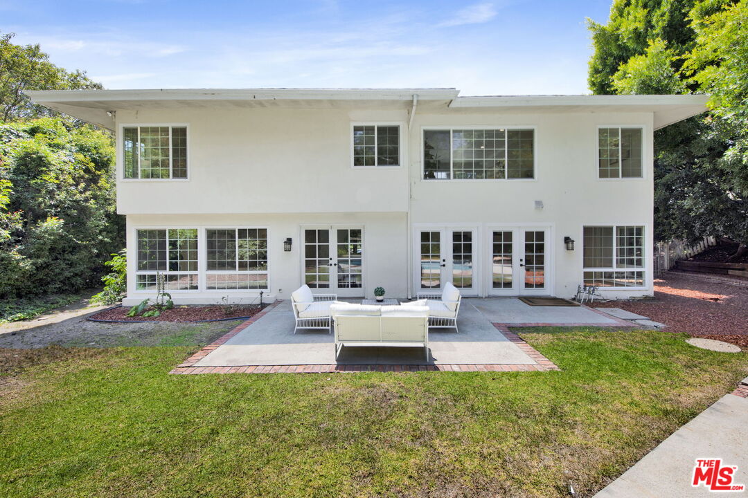 2460 Pesquera Dr
