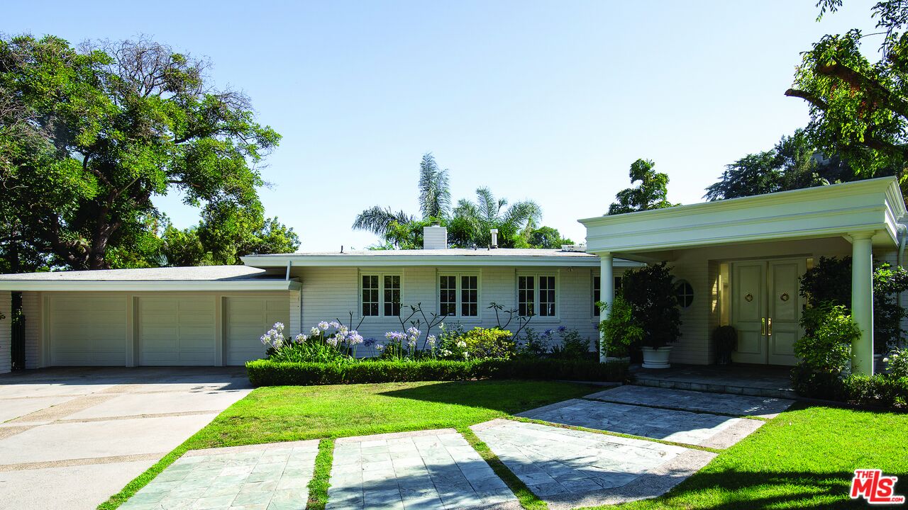 1201 Loma Vista Dr