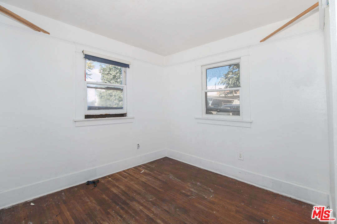 6535 Regent St