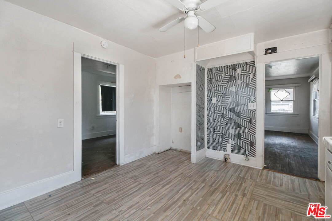 6535 Regent St