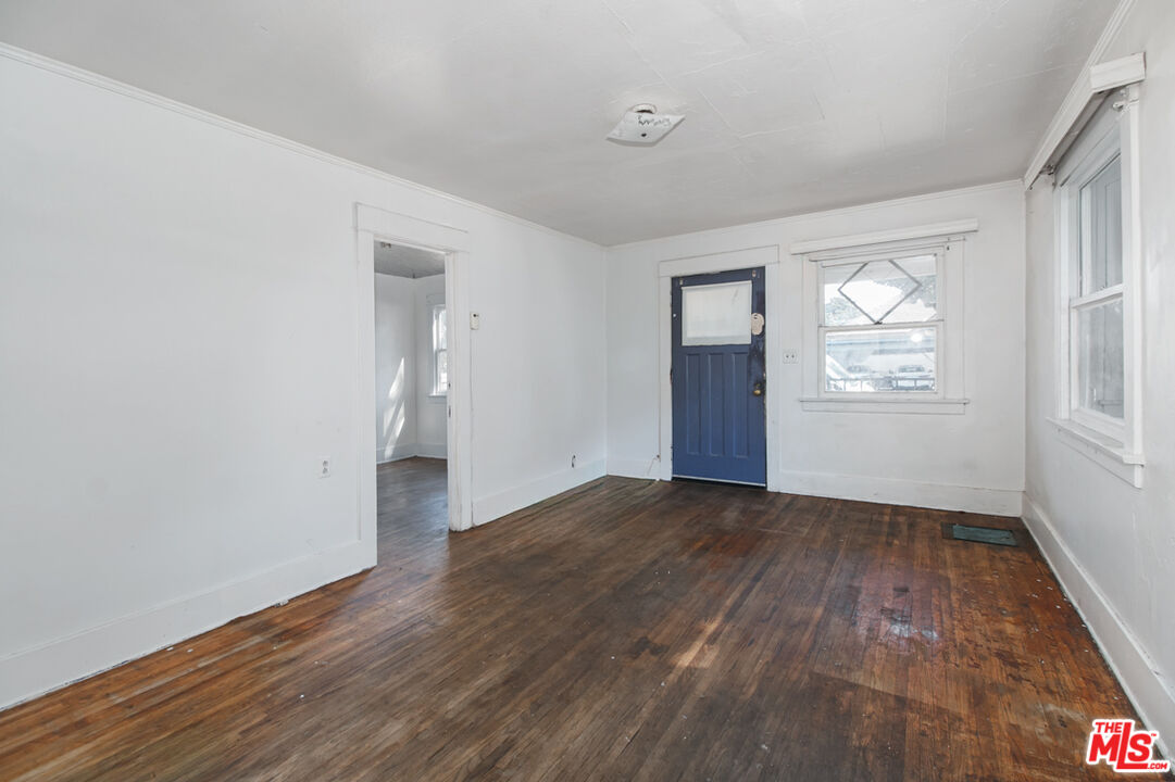 6535 Regent St