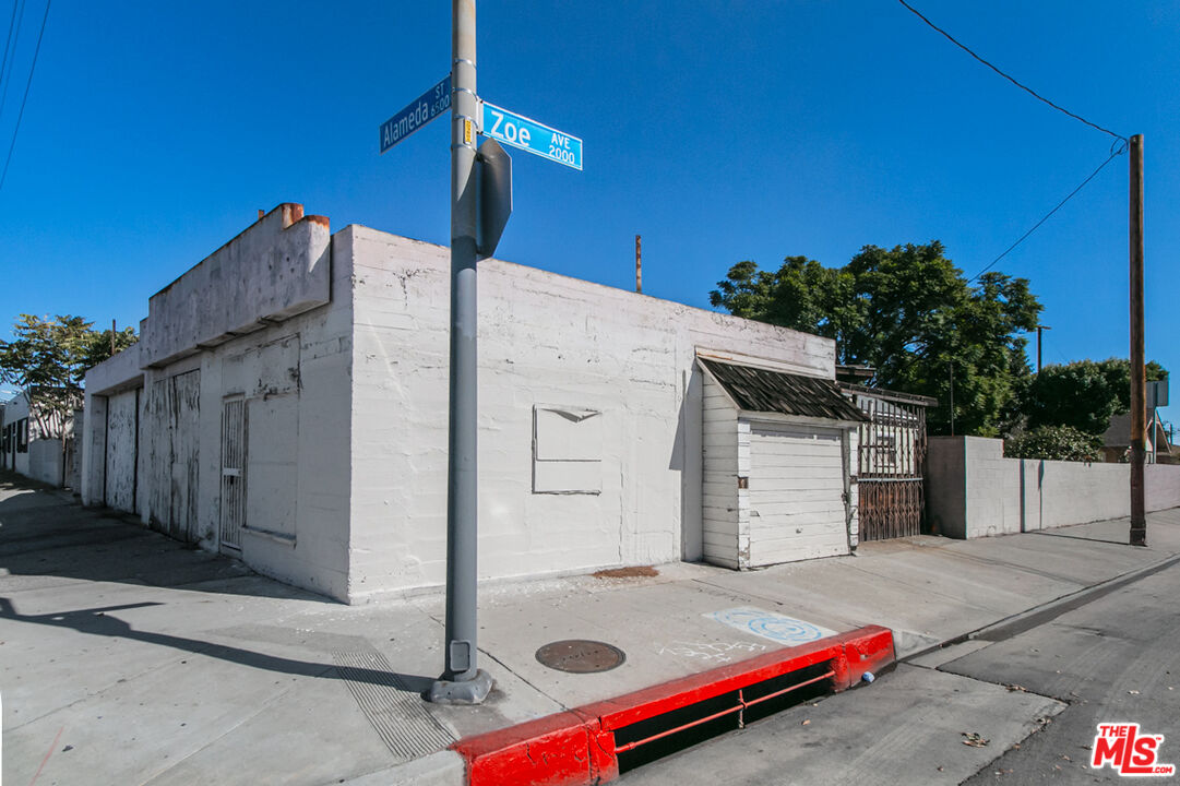 6541 Regent St