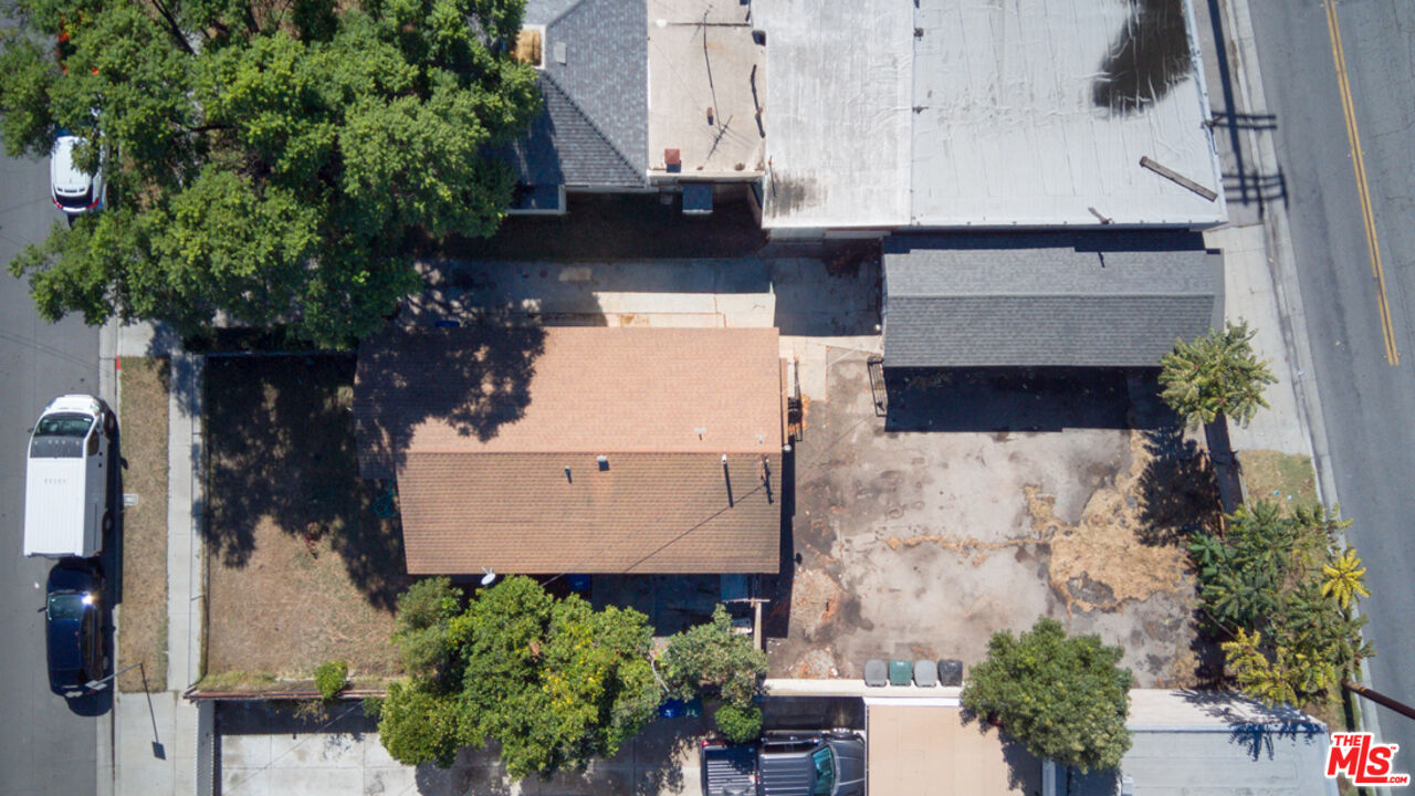 6541 Regent St