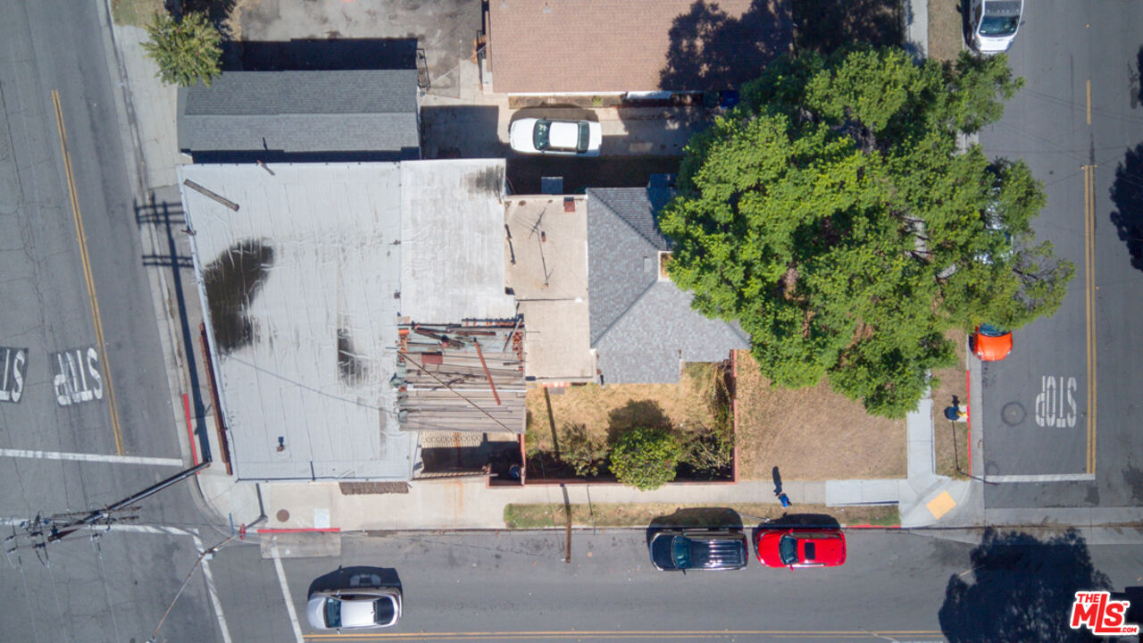 6541 Regent St
