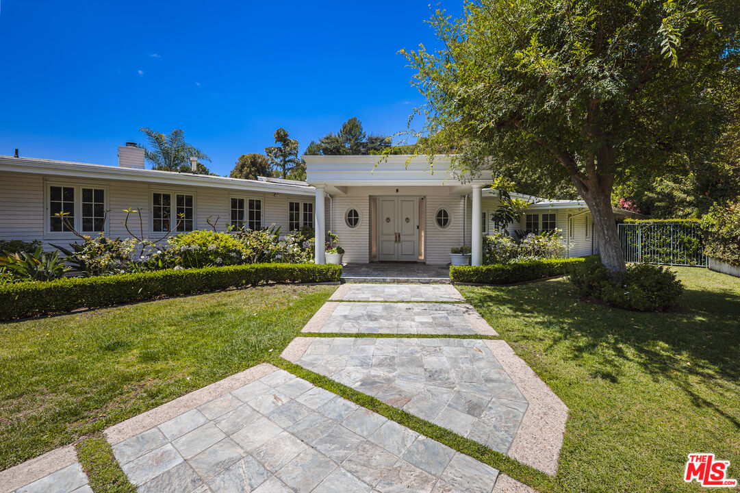 1201 Loma Vista Dr
