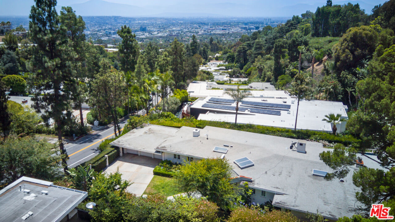 1201 Loma Vista Dr