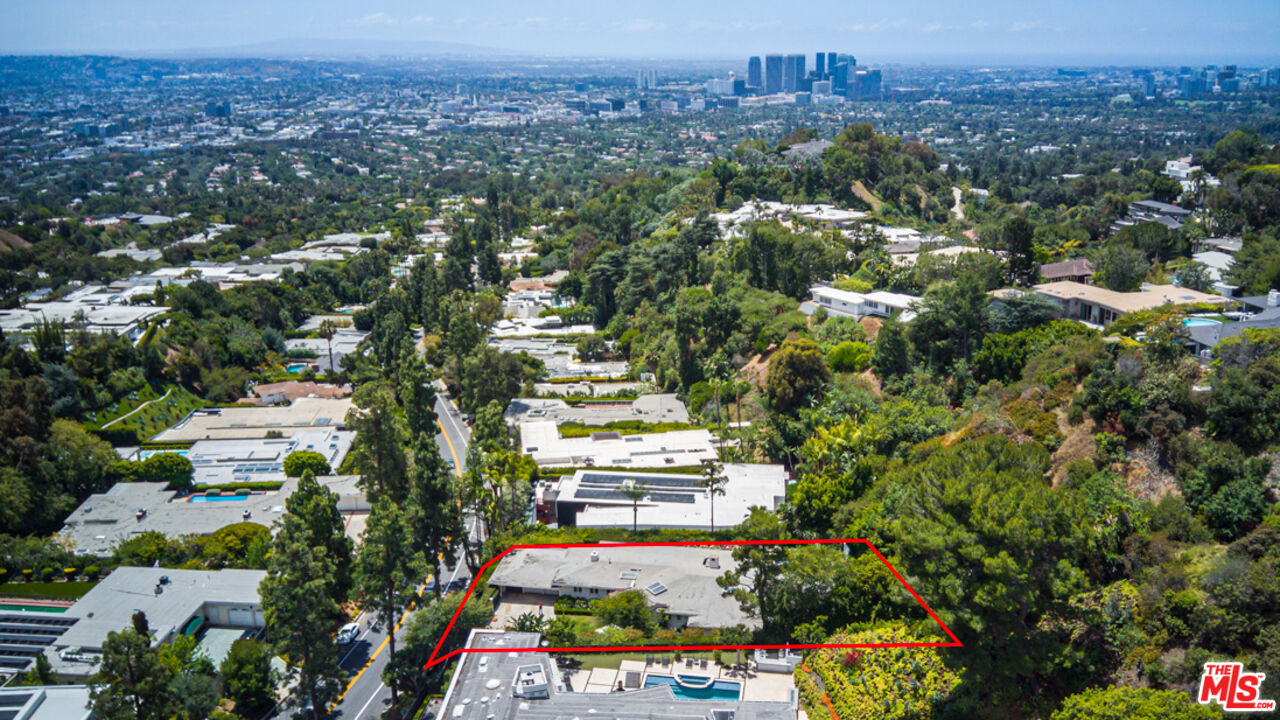 1201 Loma Vista Dr