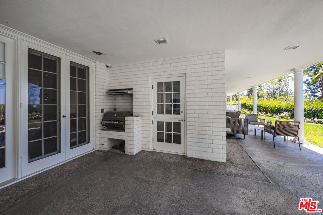 1201 Loma Vista Dr