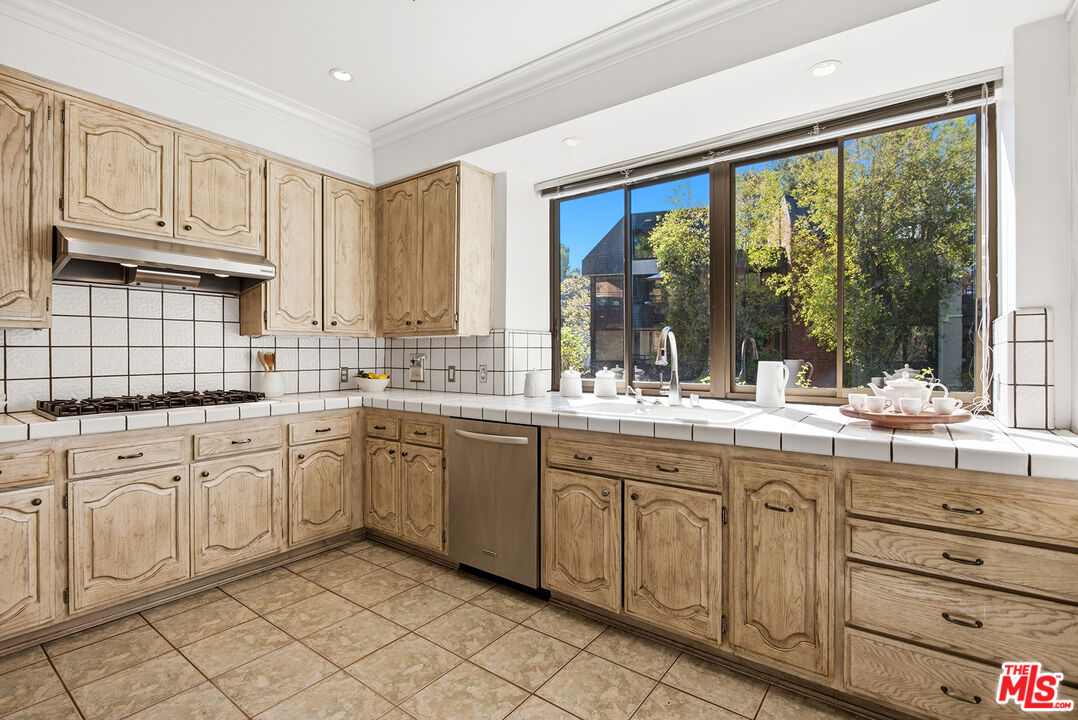 4784 Park Encino Ln Unit: 103
