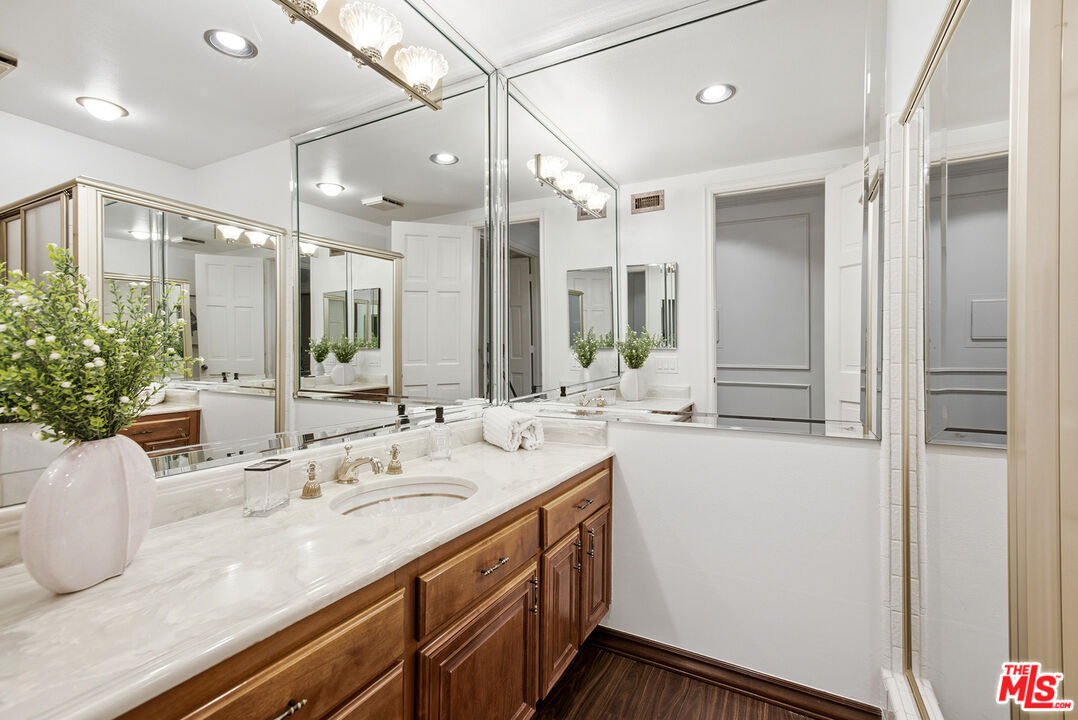 4784 Park Encino Ln Unit: 103