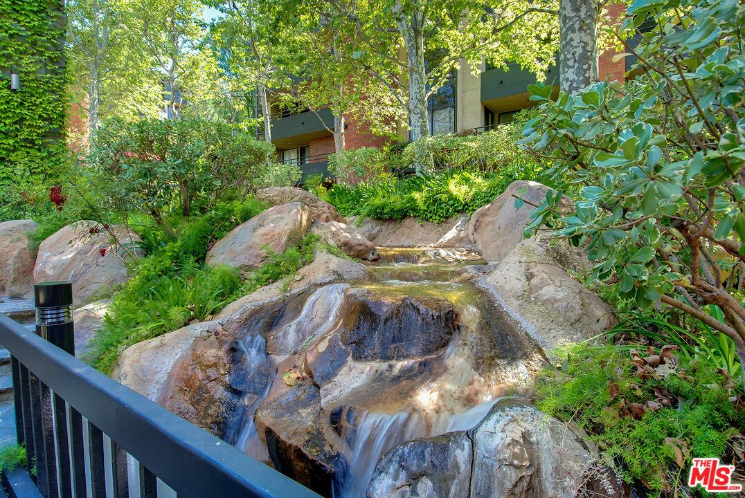 4784 Park Encino Ln Unit: 103