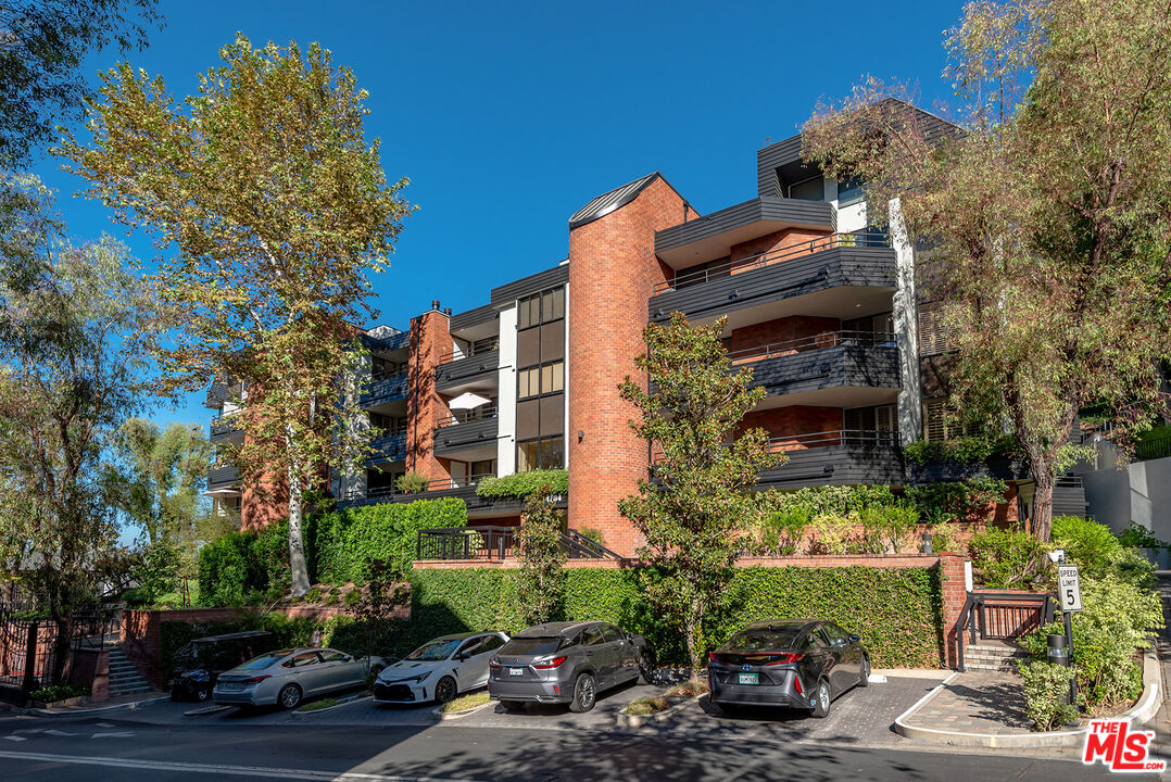 4784 Park Encino Ln Unit: 103