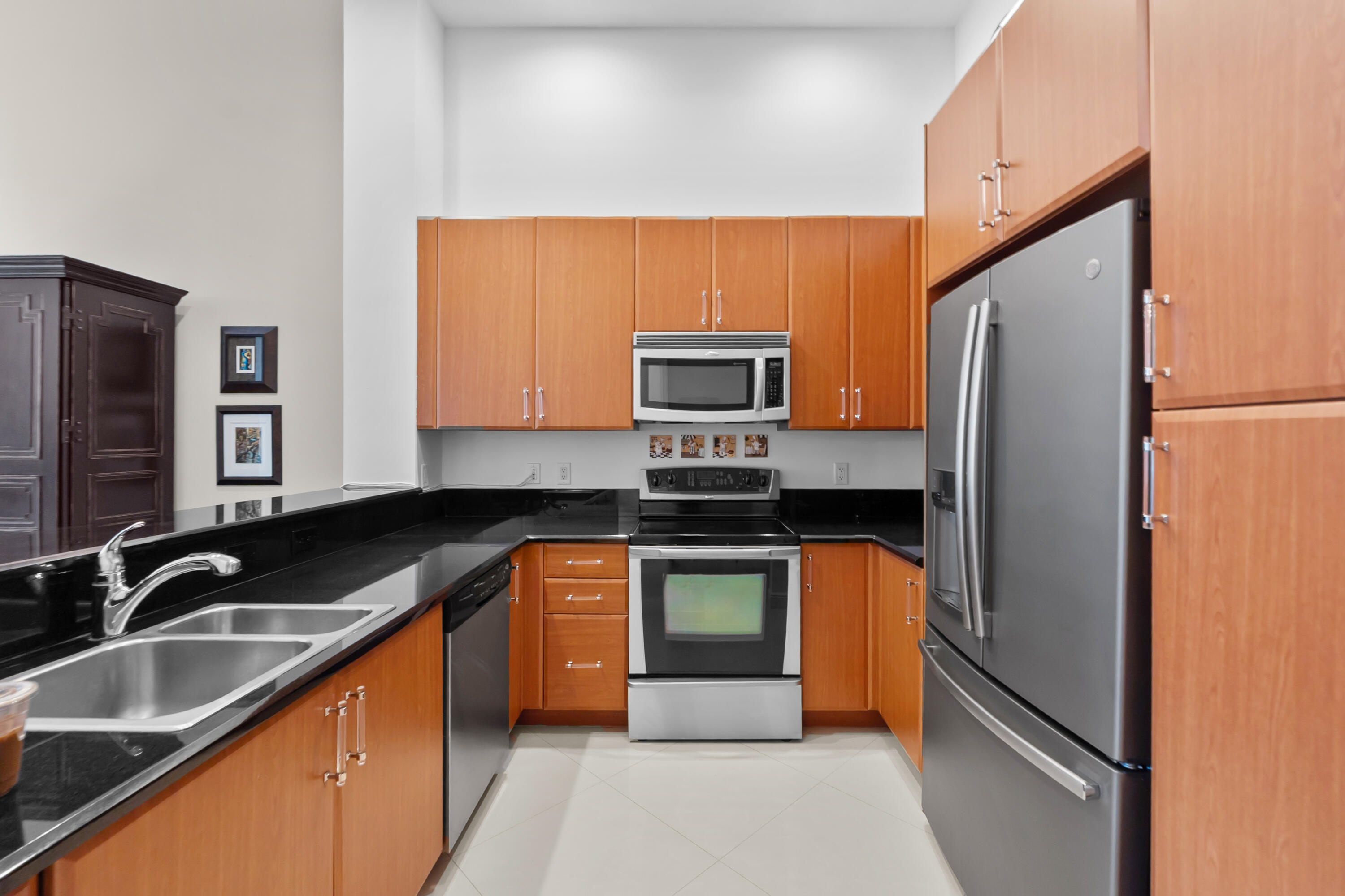 701 S Olive Avenue 218