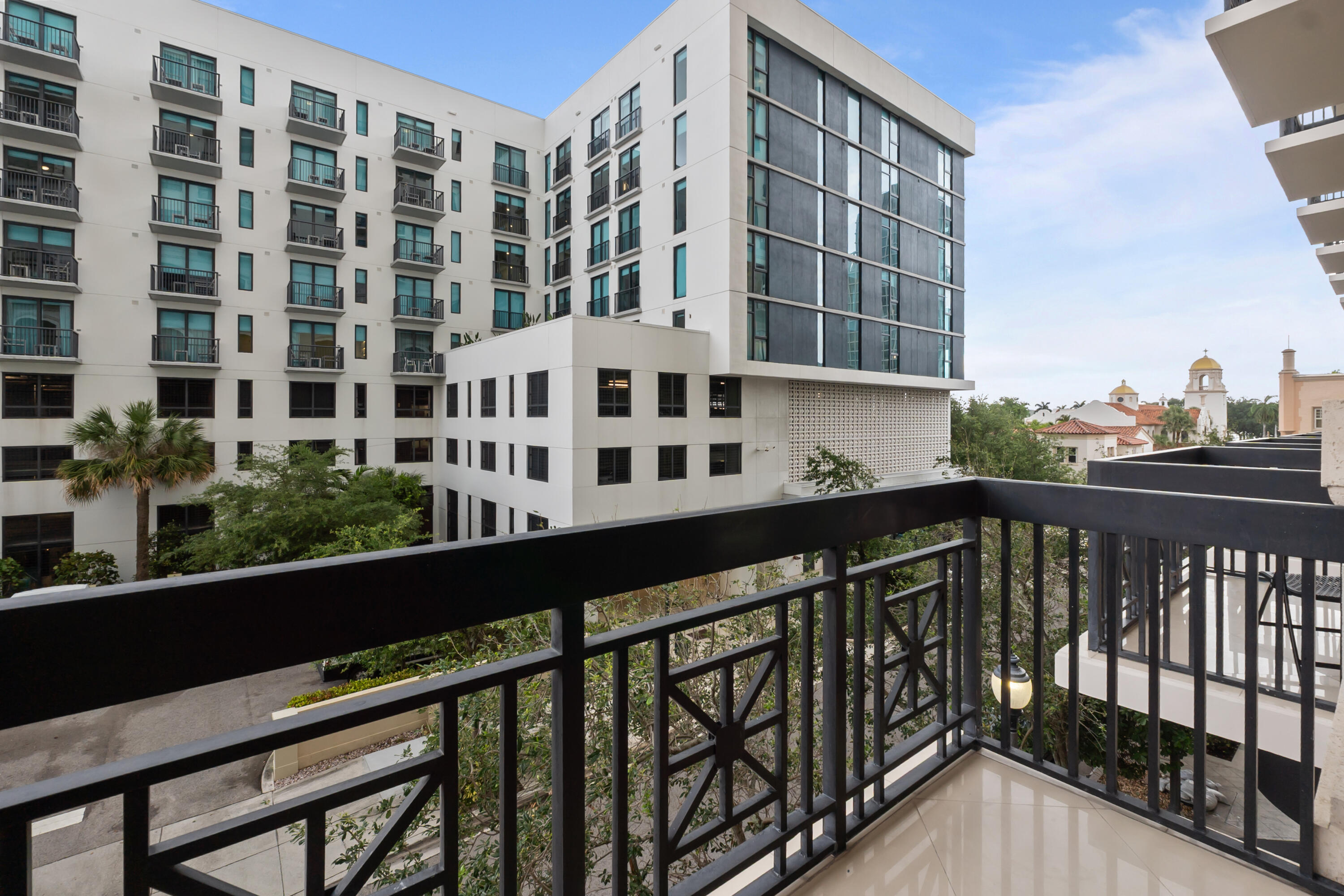 701 S Olive Avenue 218