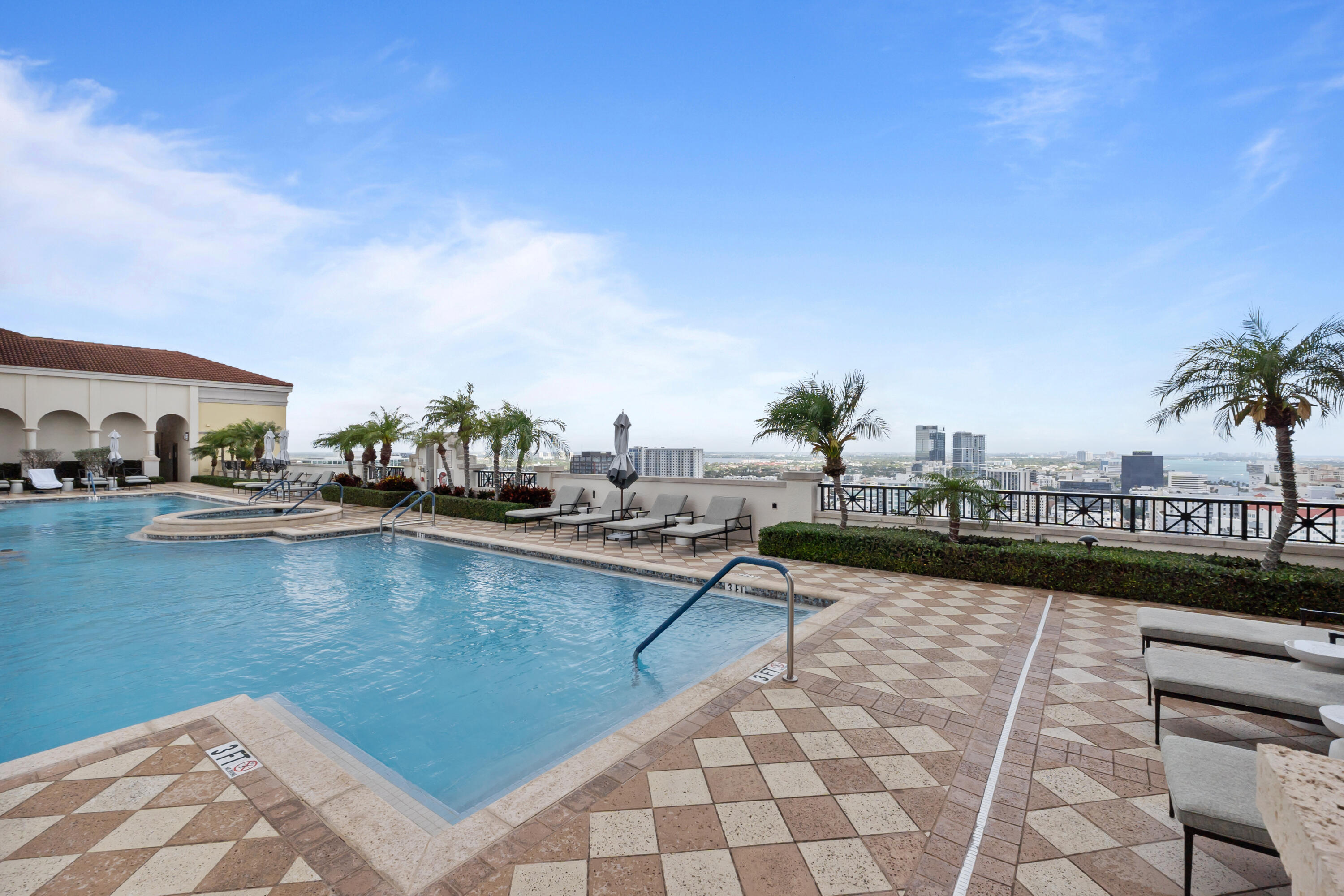 701 S Olive Avenue 218