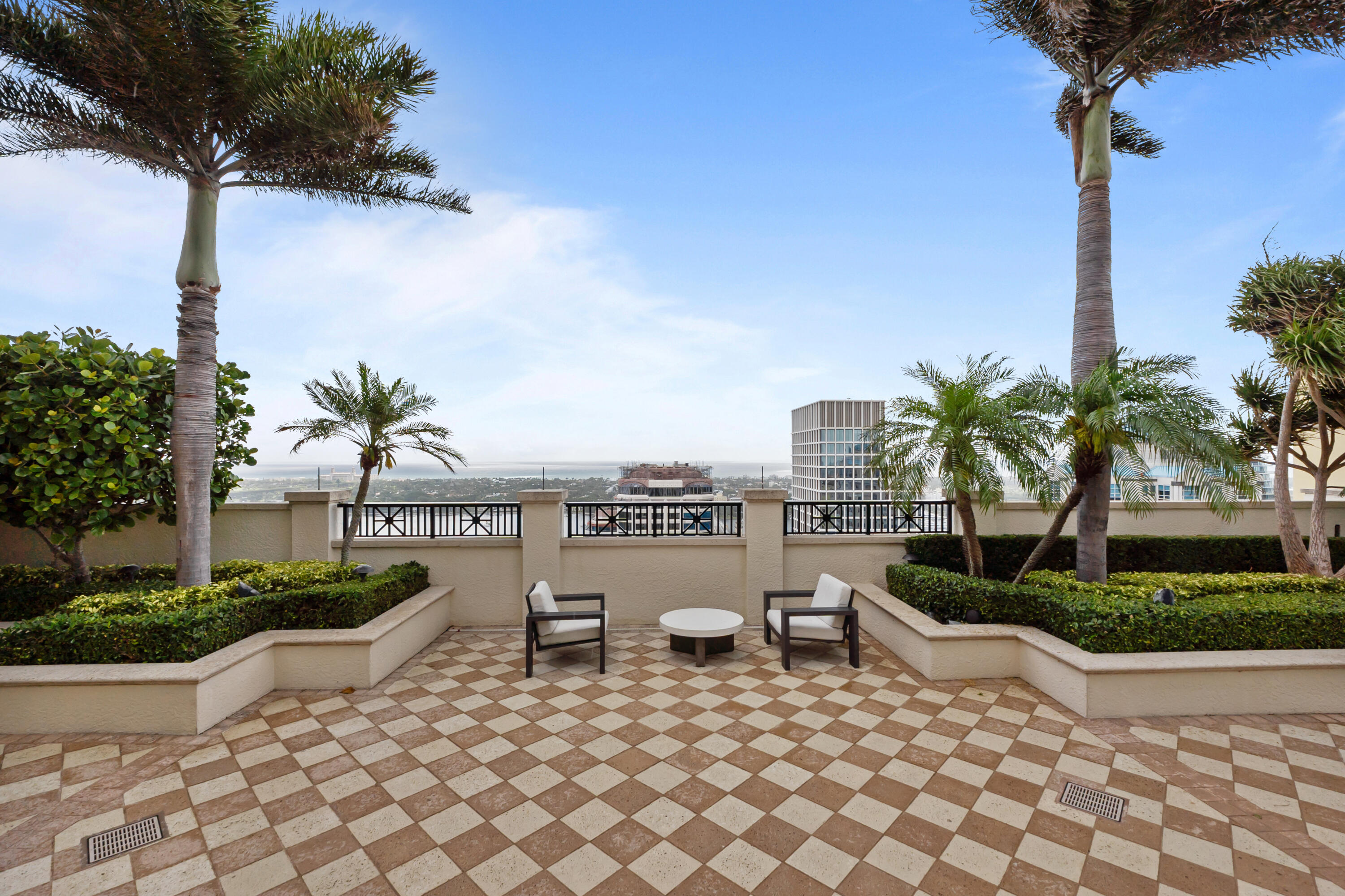 701 S Olive Avenue 218