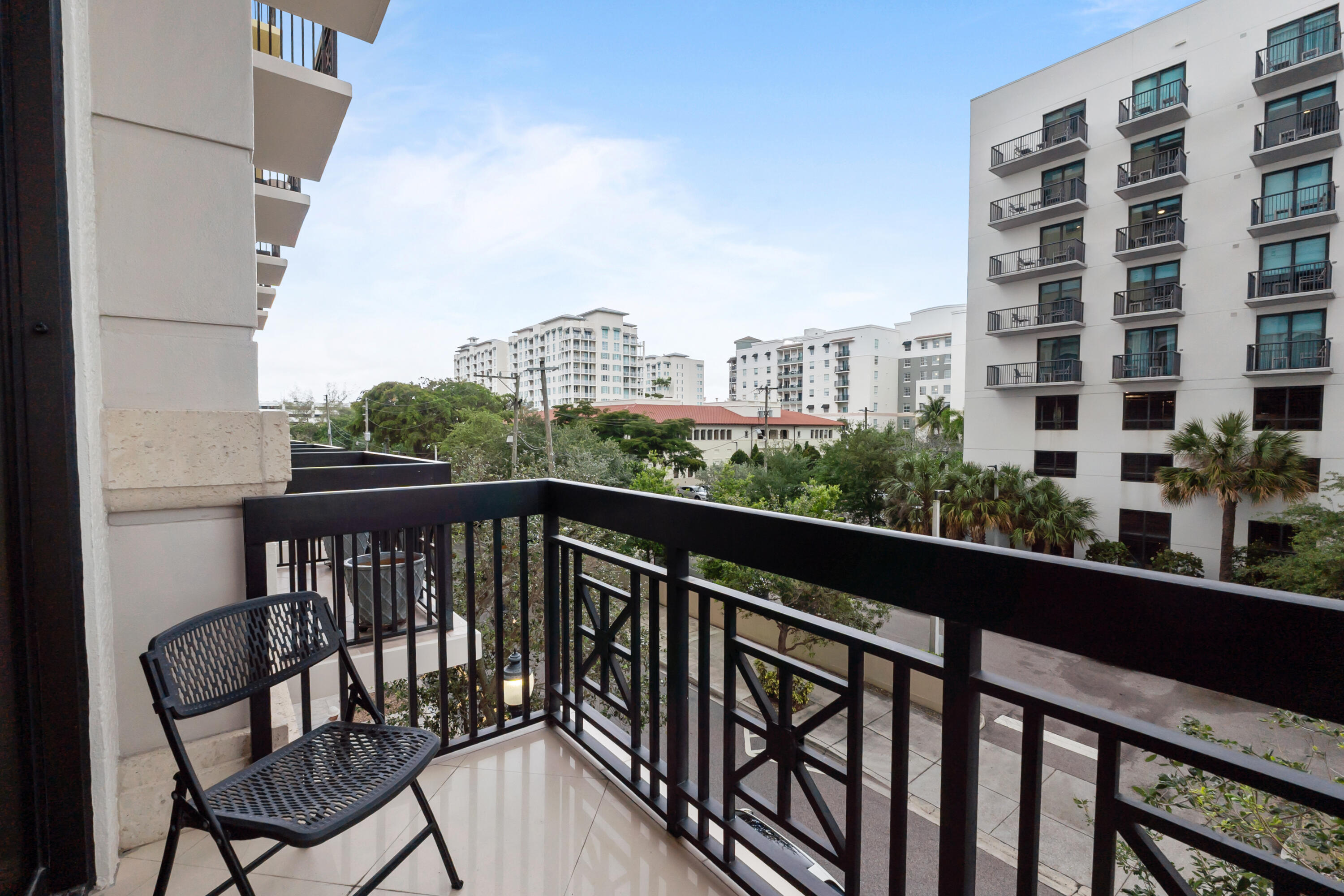 701 S Olive Avenue 218