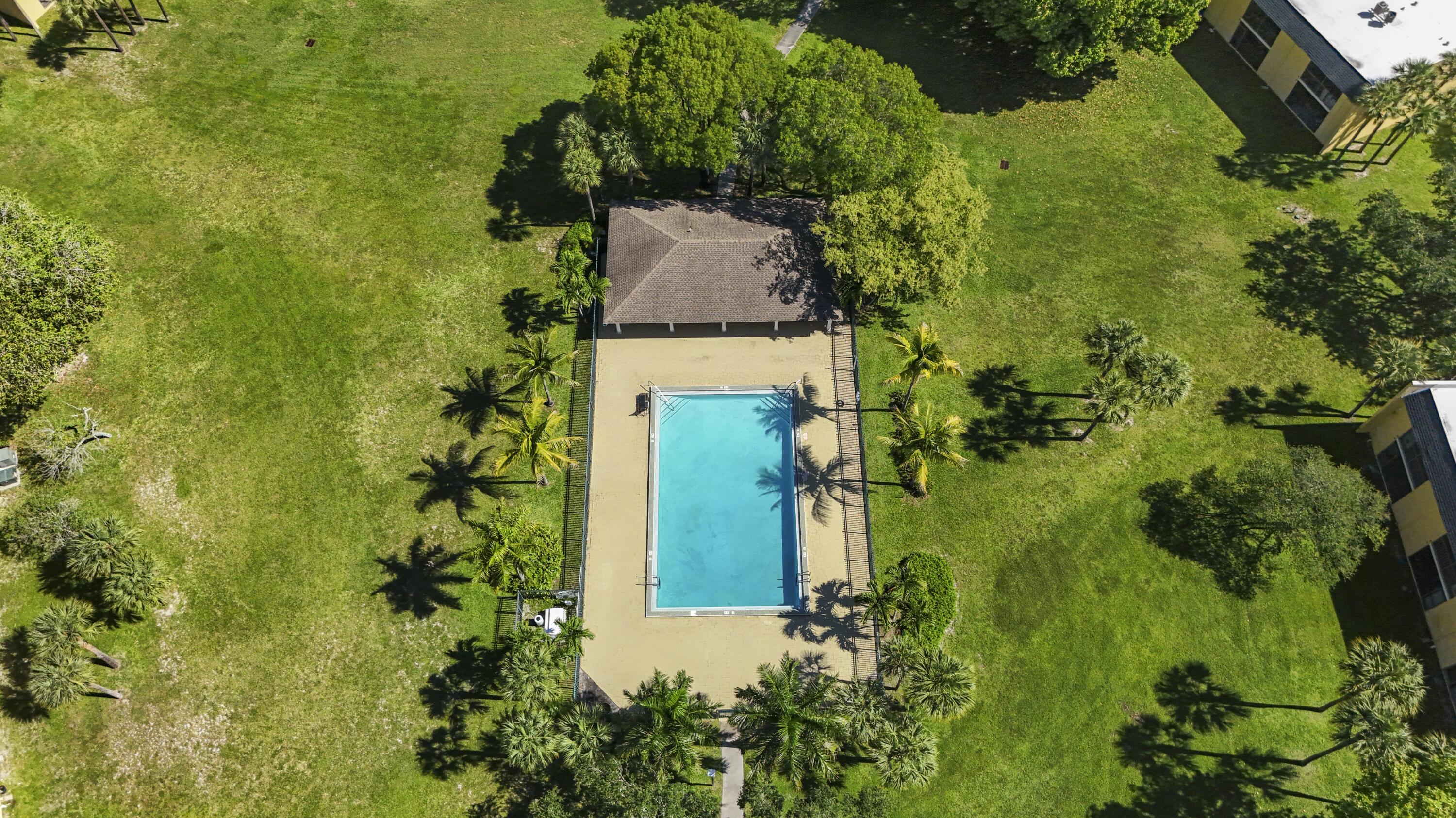 818 Meadows Circle