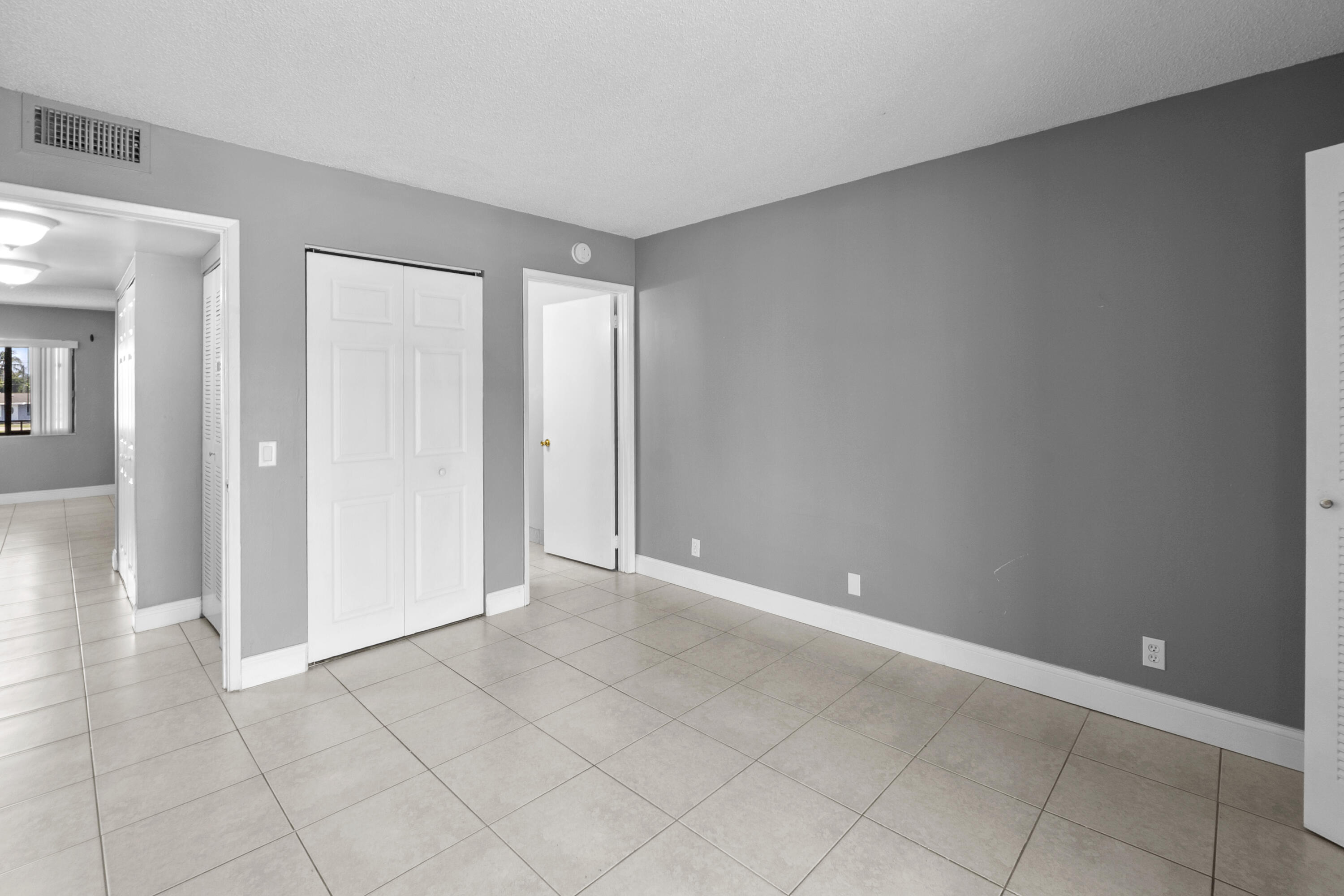 818 Meadows Circle