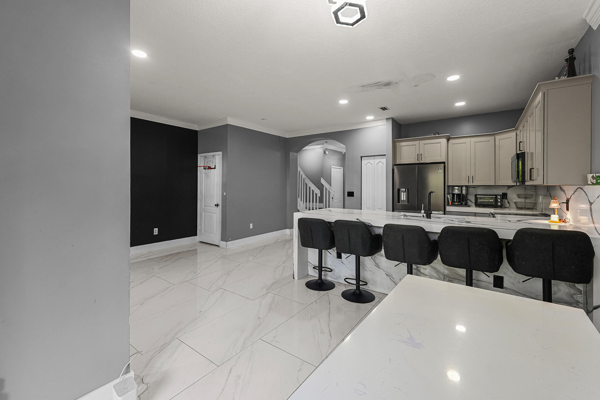 6119 Seminole Gardens Circle