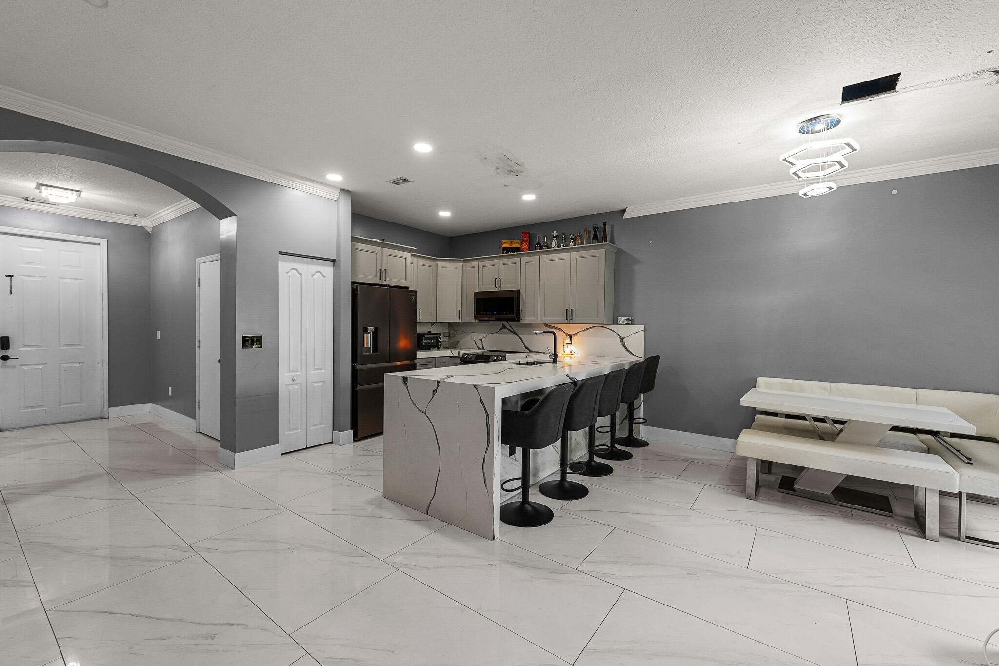 6119 Seminole Gardens Circle