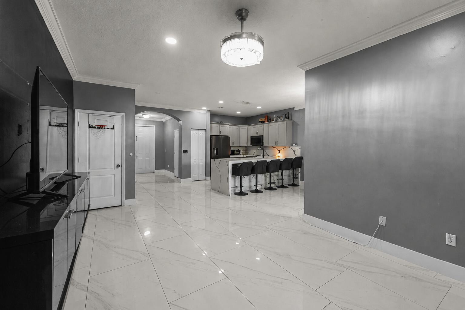6119 Seminole Gardens Circle