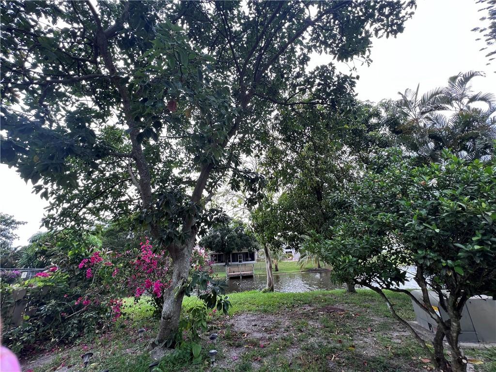 12400 Westhampton Cir