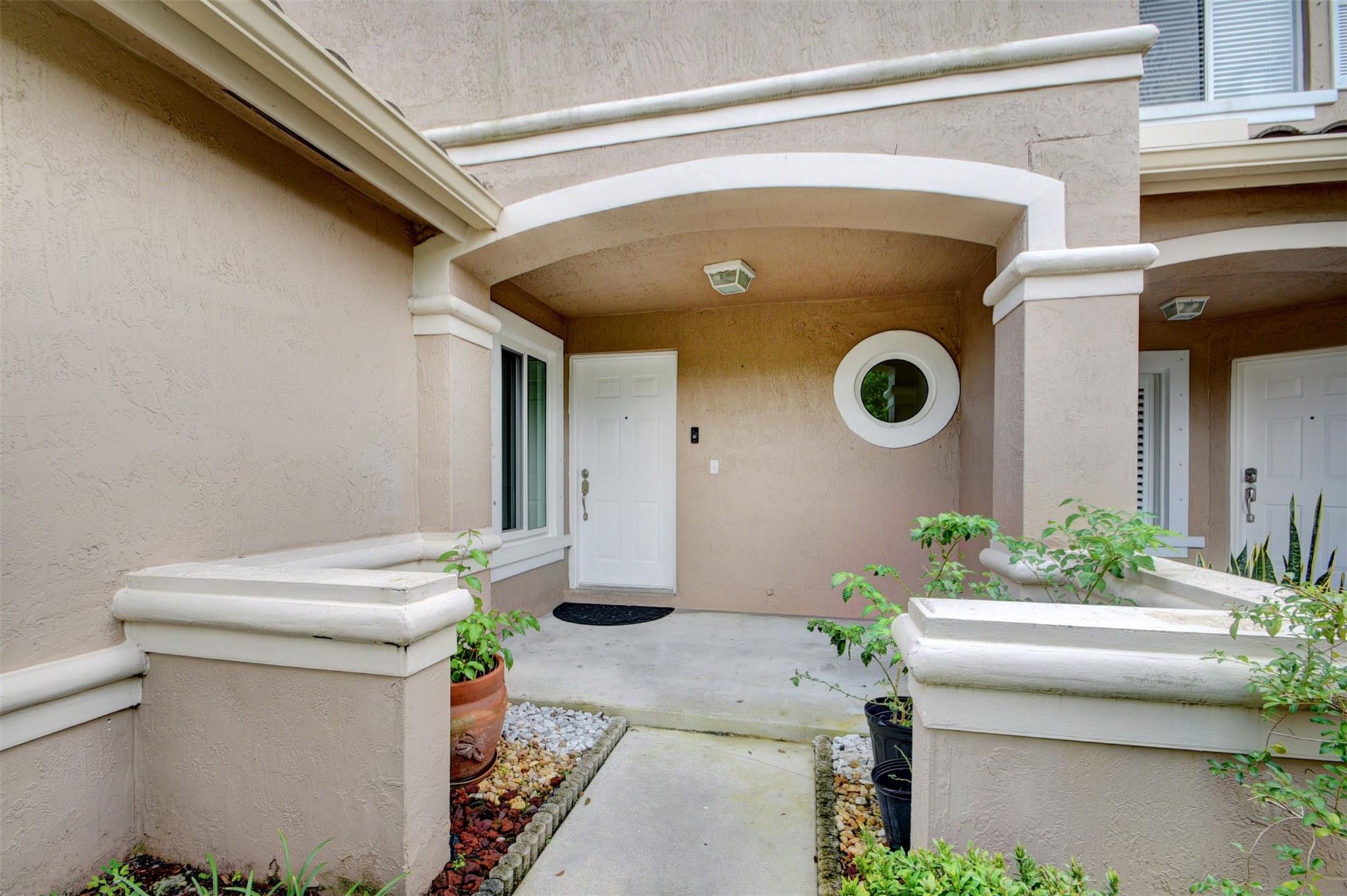 4943 Pinemore Ln