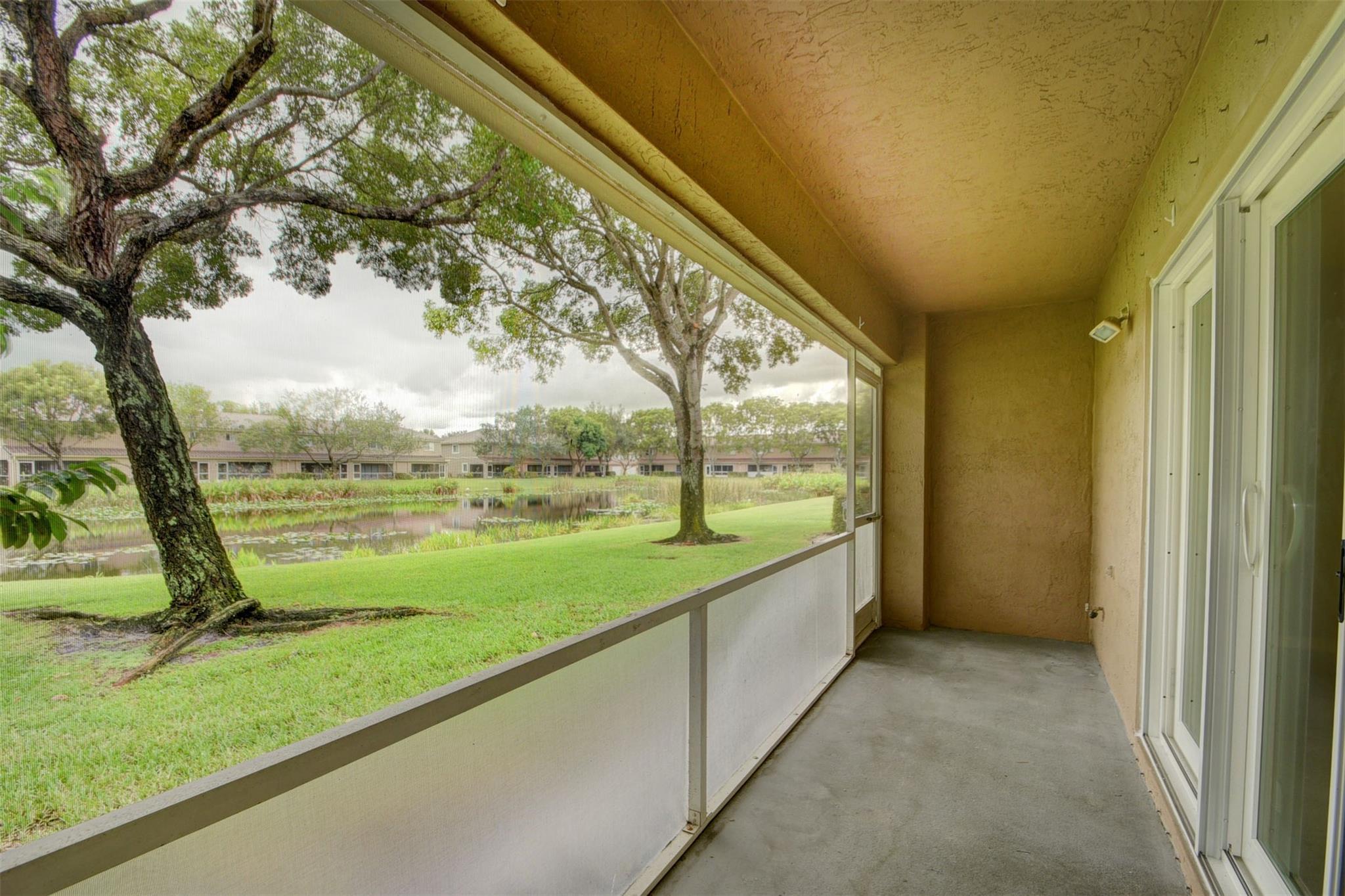 4943 Pinemore Ln