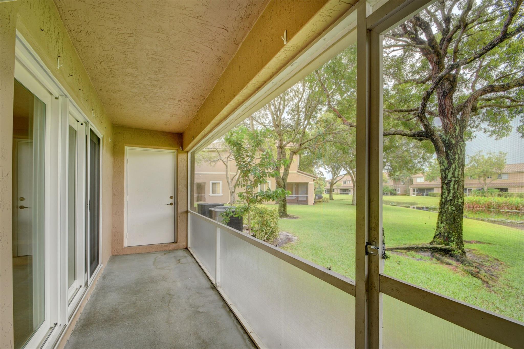 4943 Pinemore Ln
