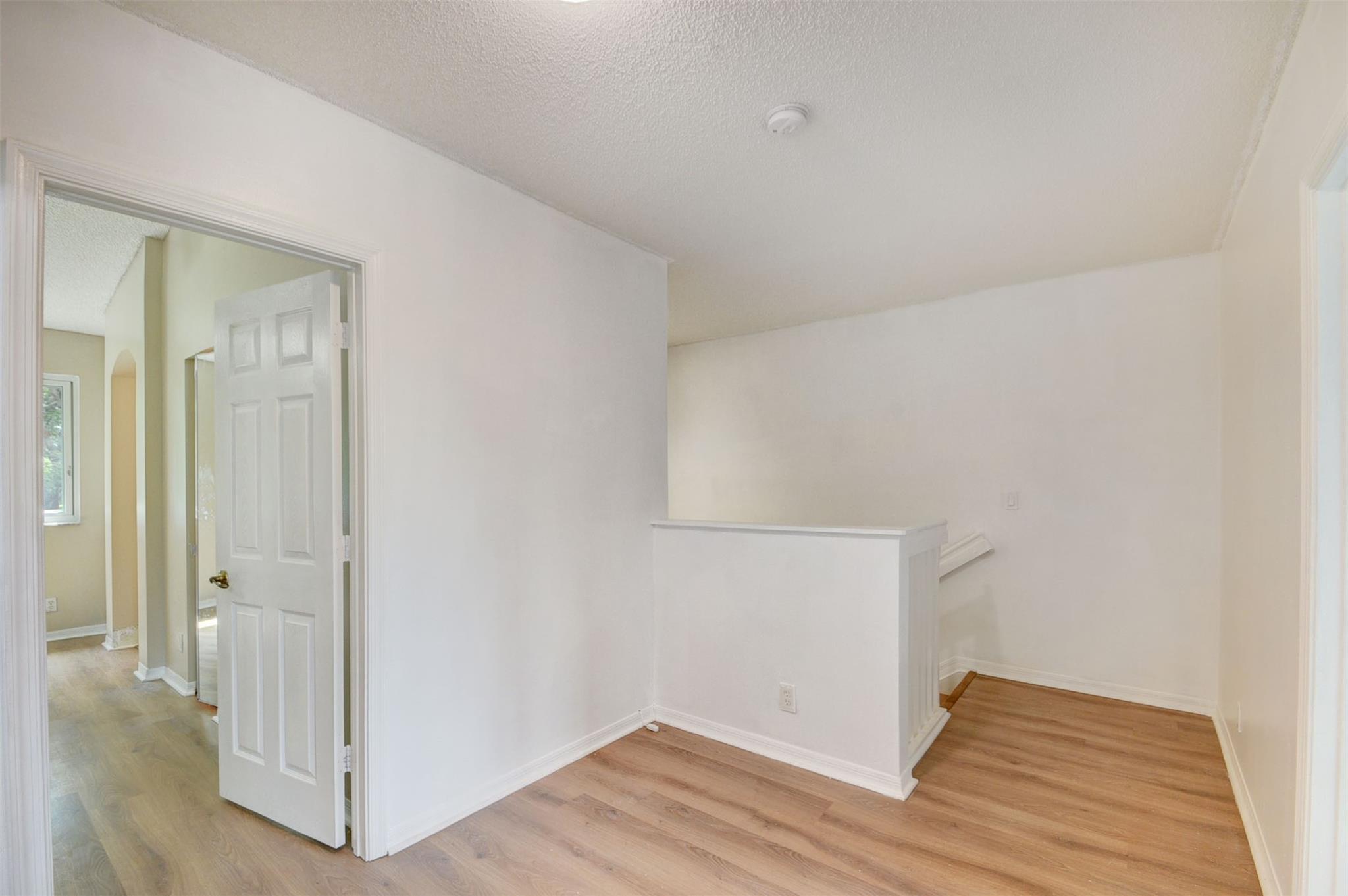 4943 Pinemore Ln