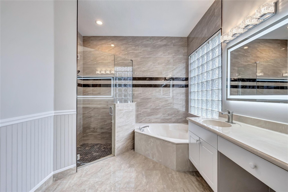 1338 Beacon Cir