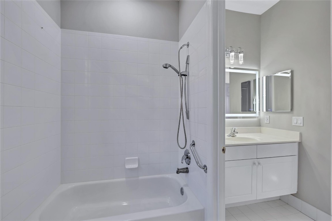 1338 Beacon Cir