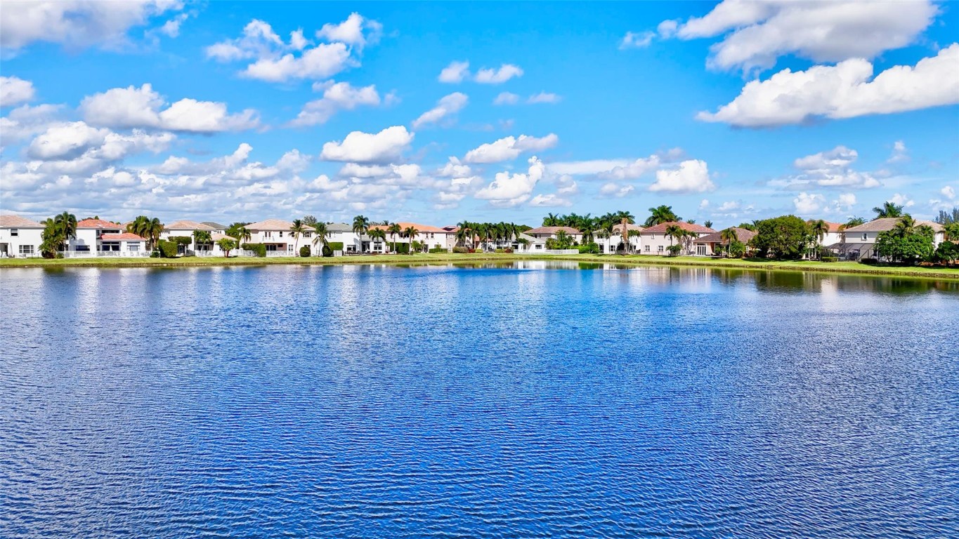 1338 Beacon Cir