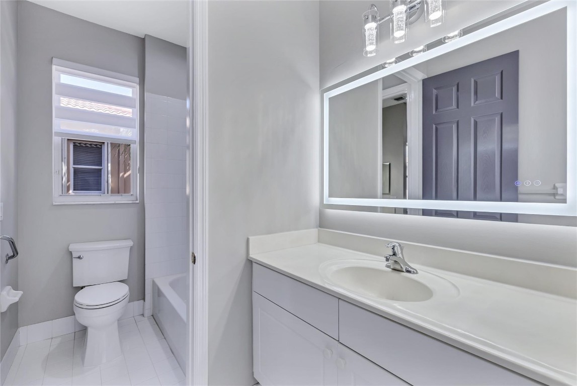 1338 Beacon Cir