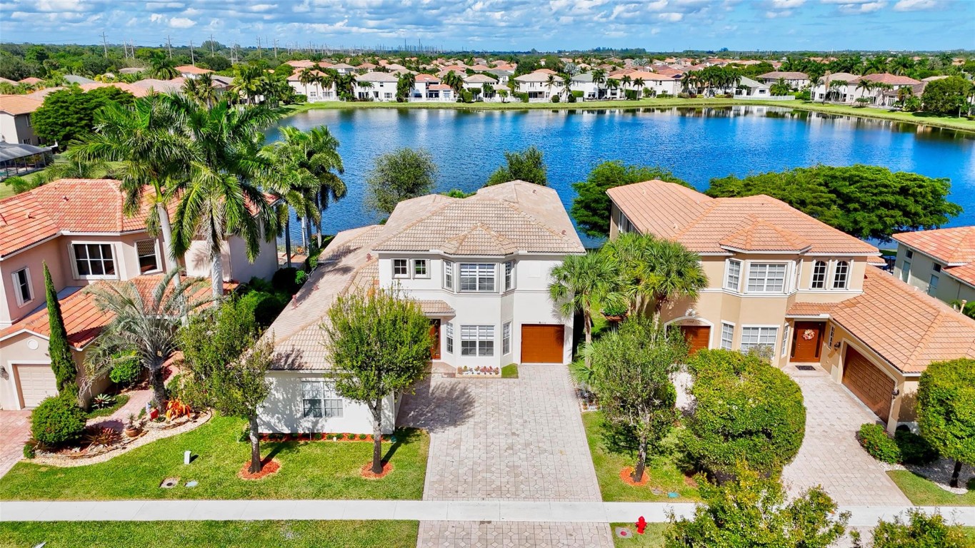 1338 Beacon Cir
