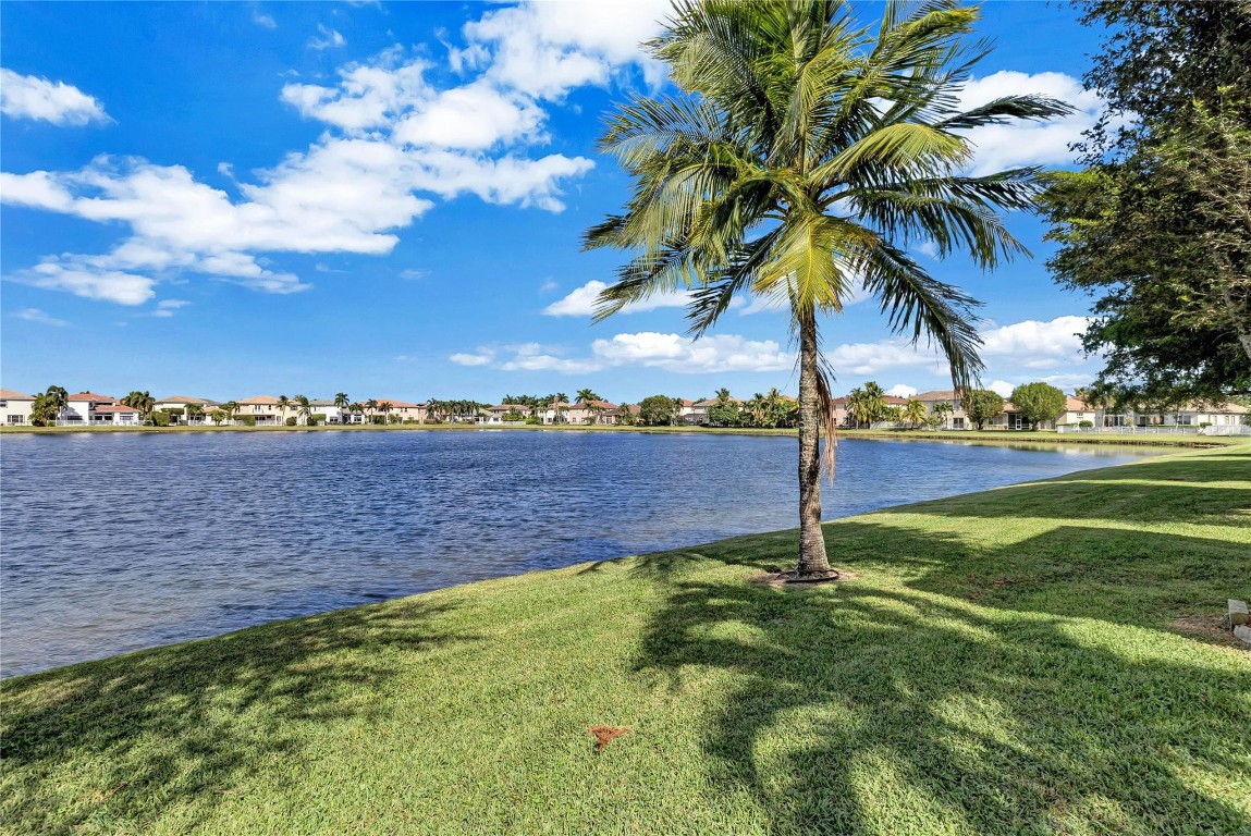 1338 Beacon Cir