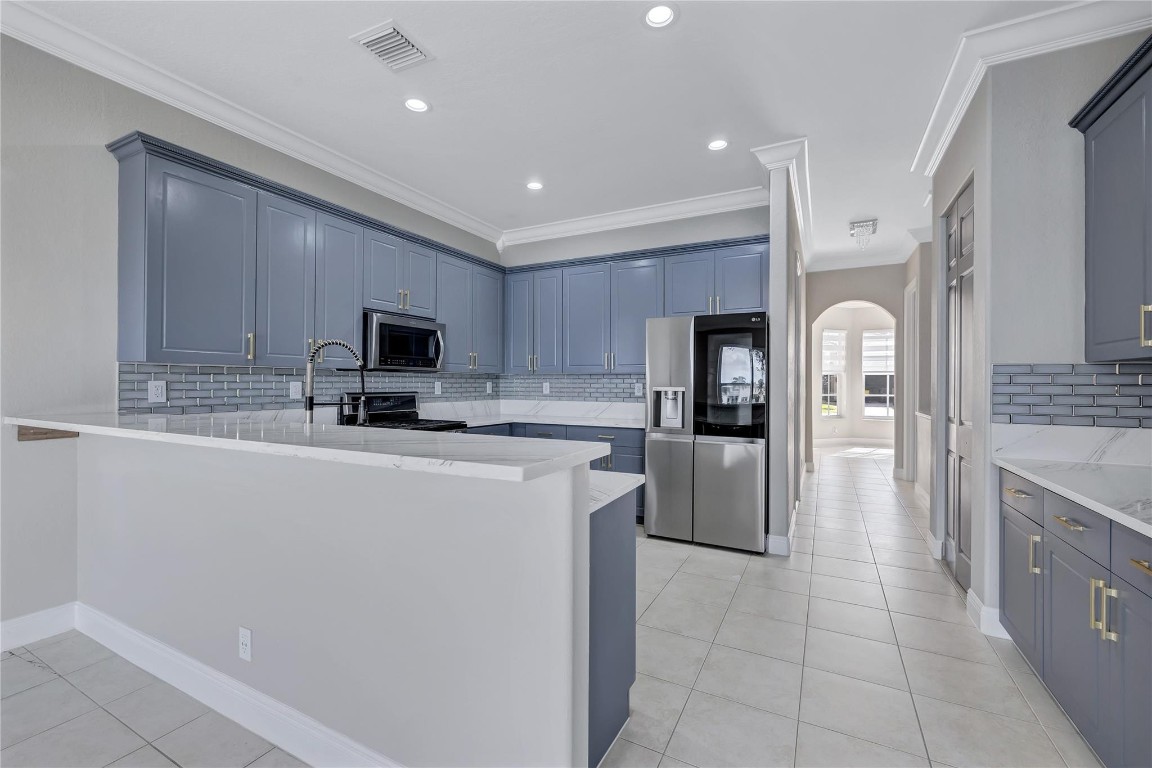 1338 Beacon Cir