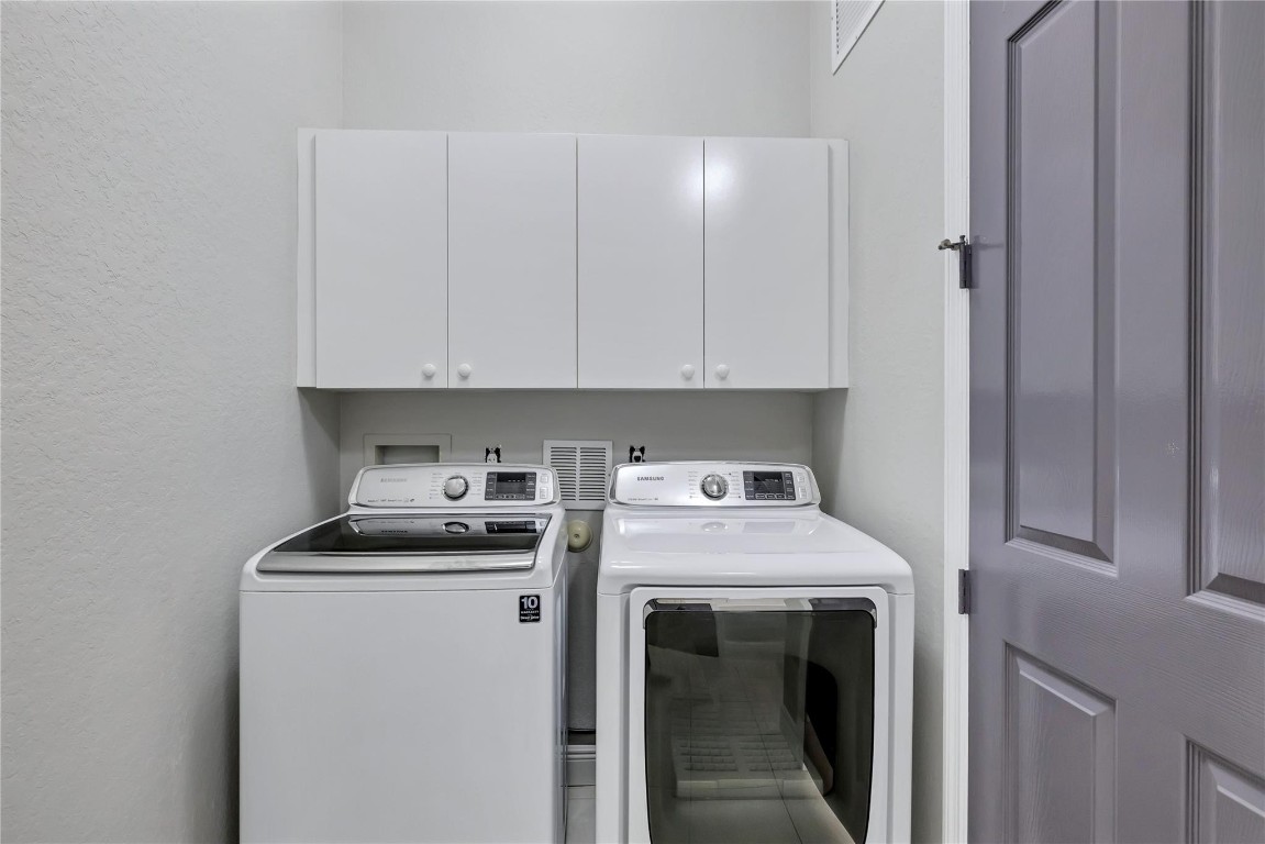 1338 Beacon Cir