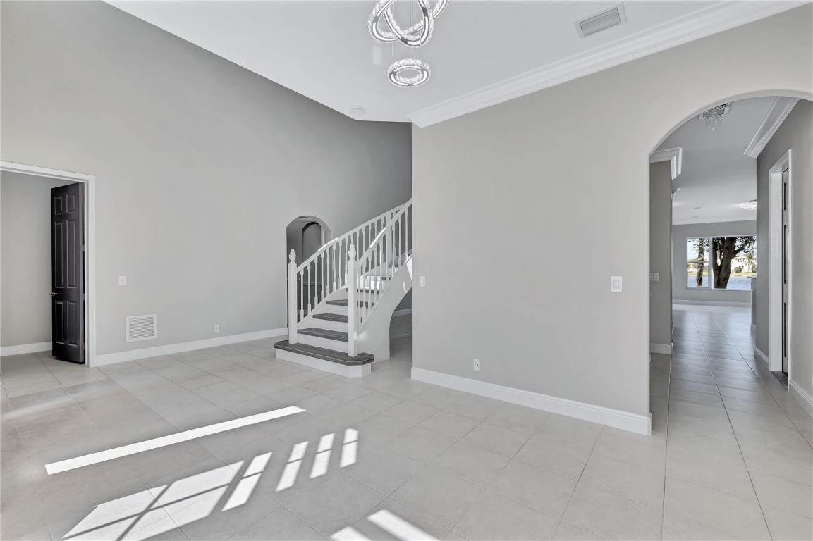1338 Beacon Cir