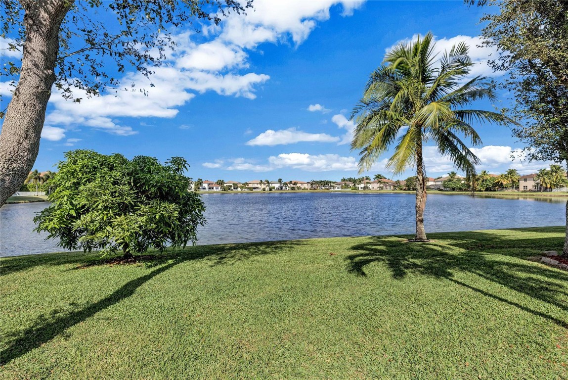 1338 Beacon Cir