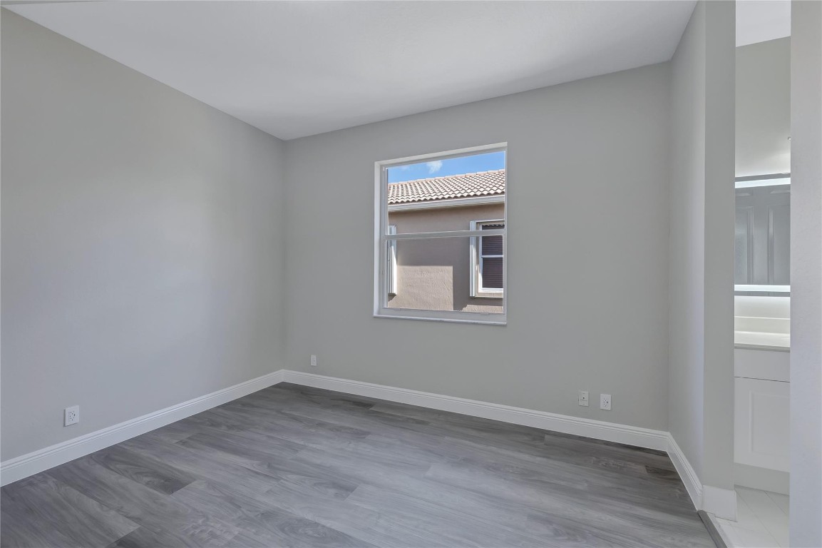 1338 Beacon Cir