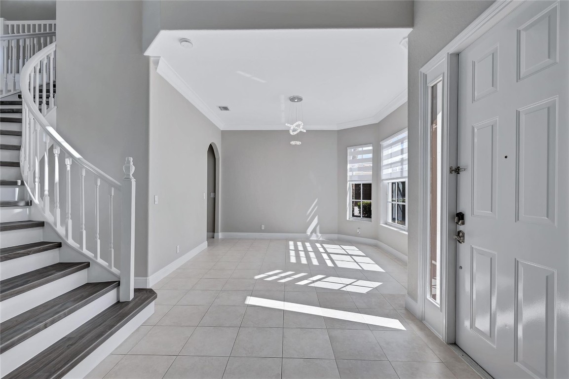 1338 Beacon Cir