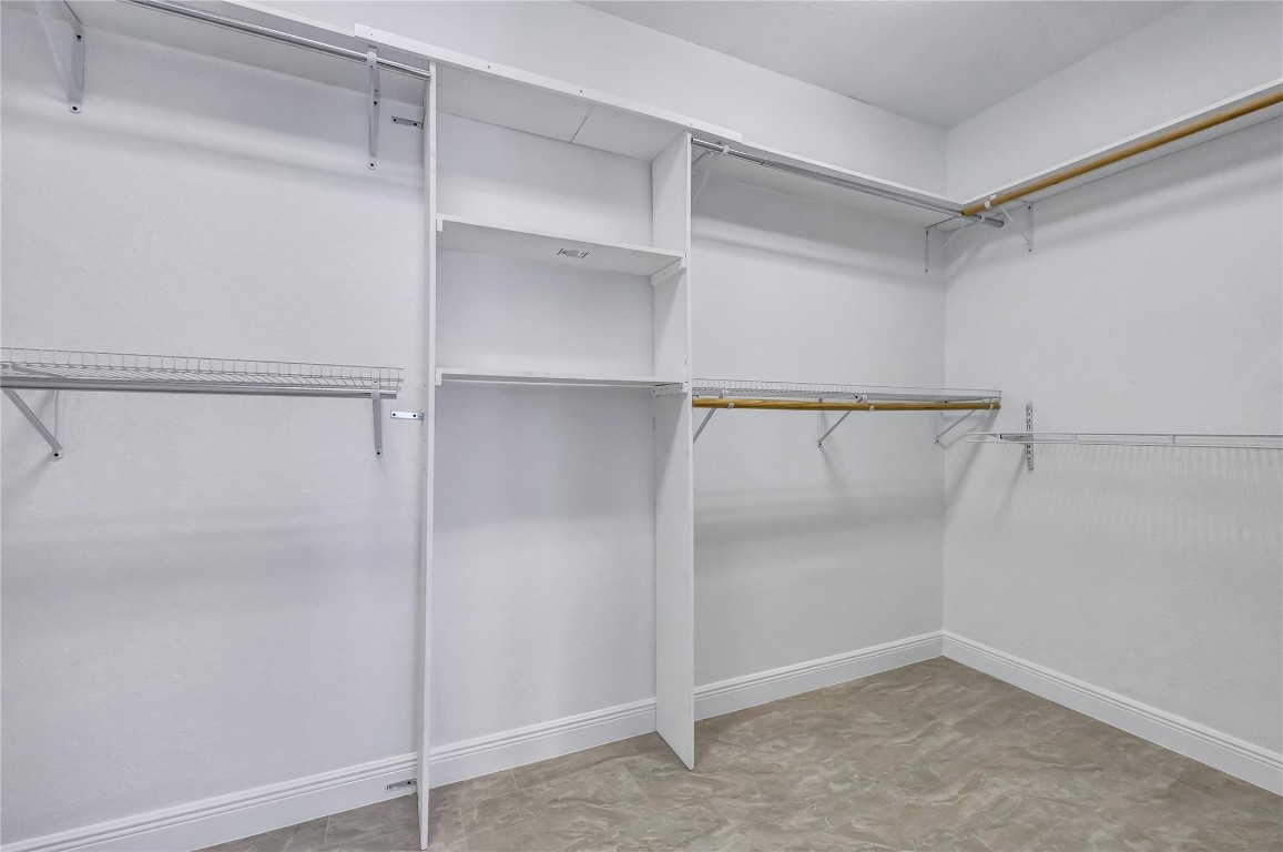 1338 Beacon Cir