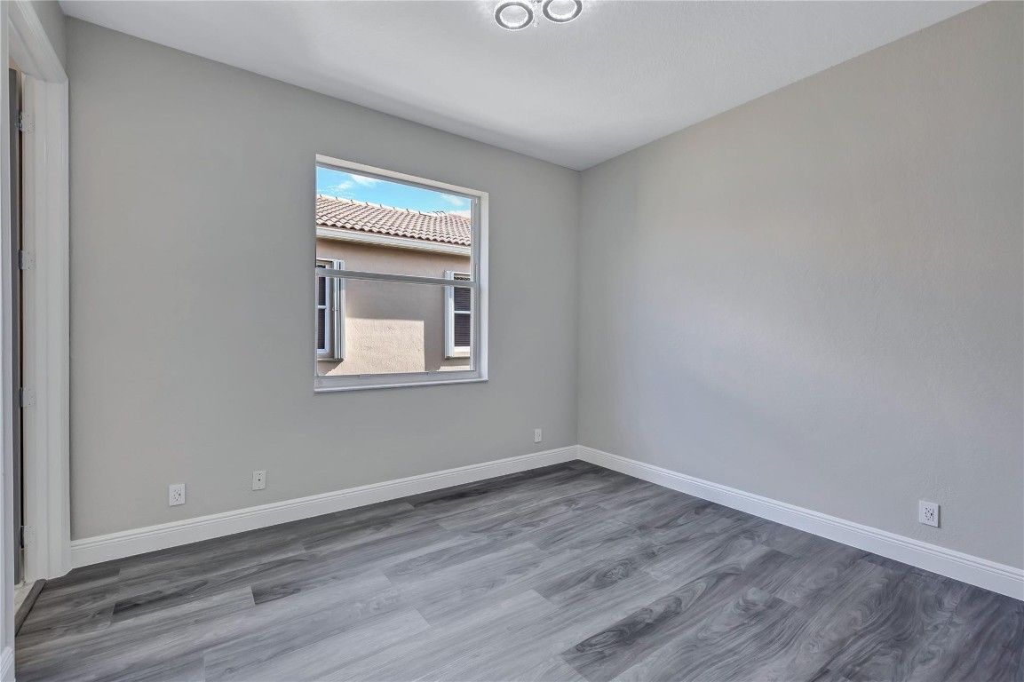 1338 Beacon Cir