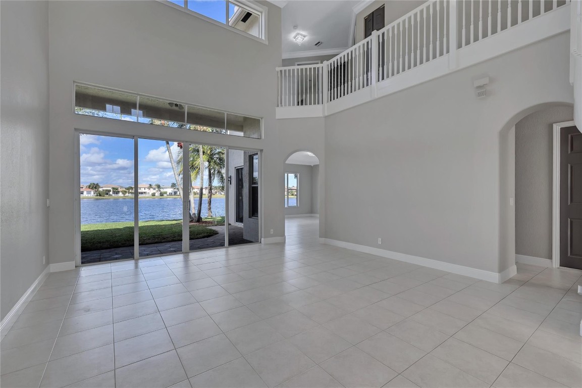 1338 Beacon Cir
